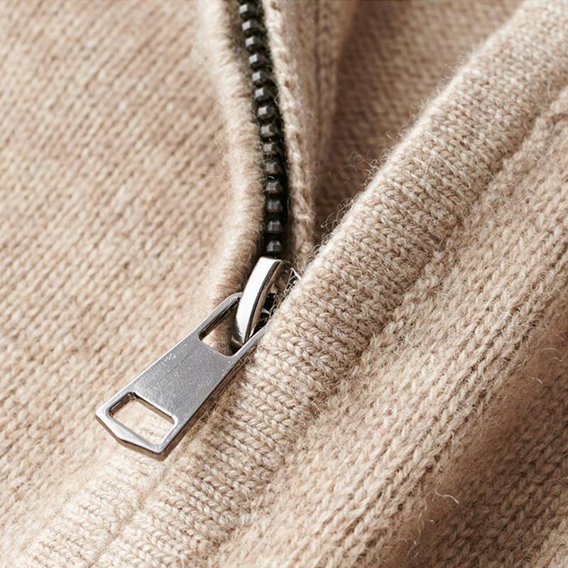 LEO | Warm Jumper with Zip Closure